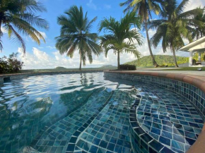 Entire Villa with pool in front of beach!